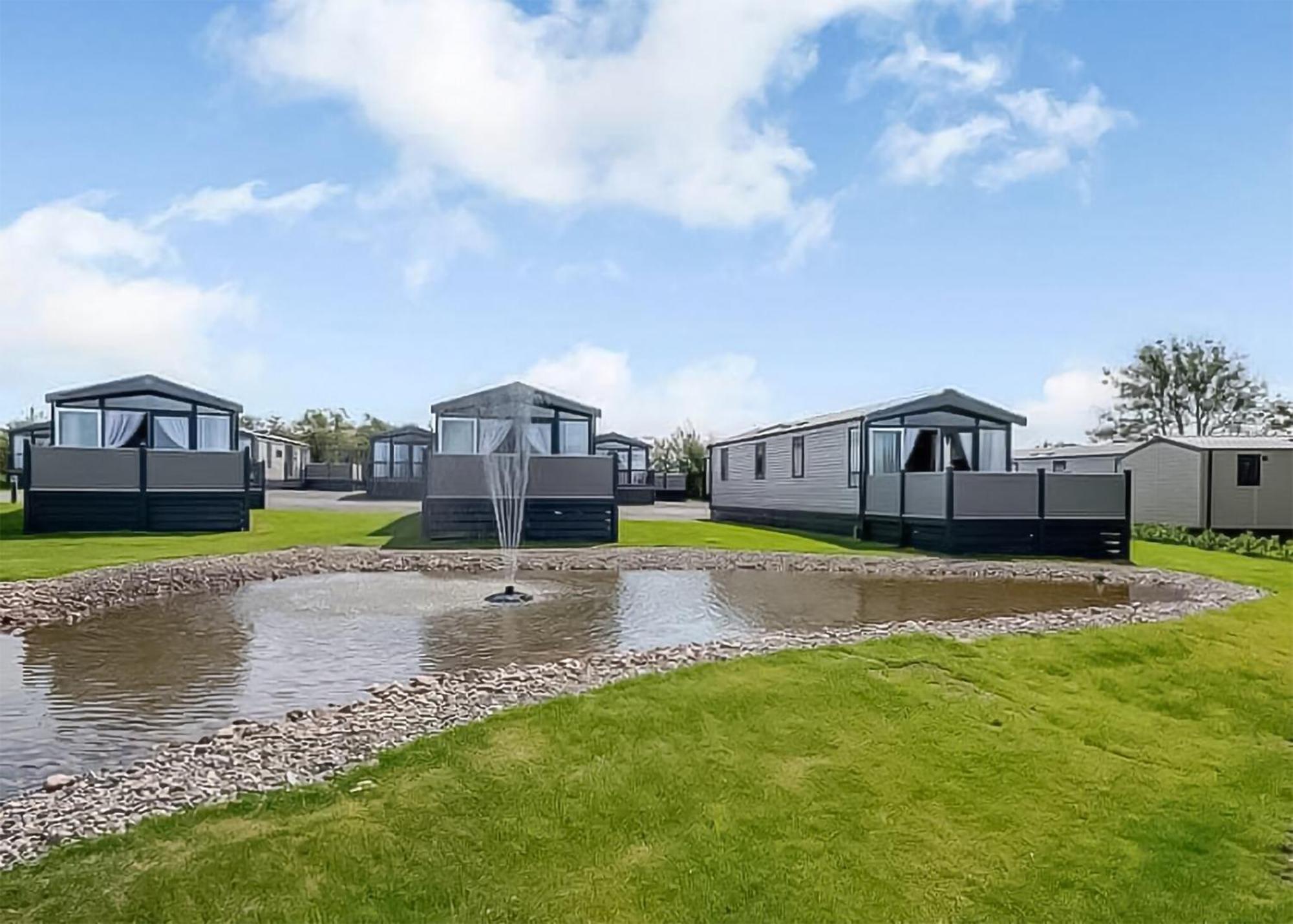 Hotel Green Meadows Country Park Harker Exterior foto