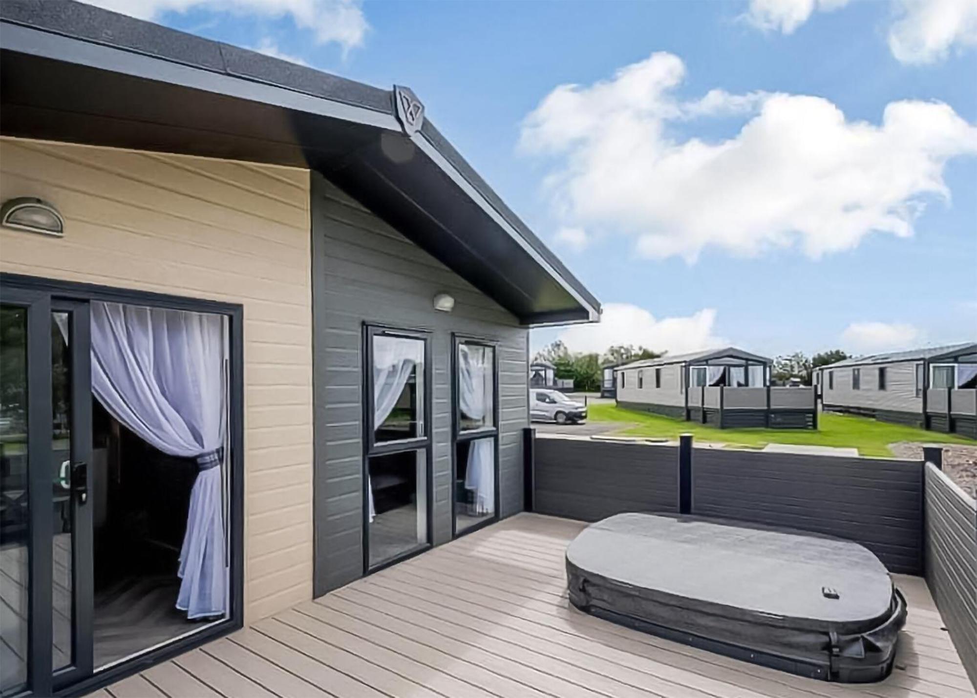 Hotel Green Meadows Country Park Harker Exterior foto