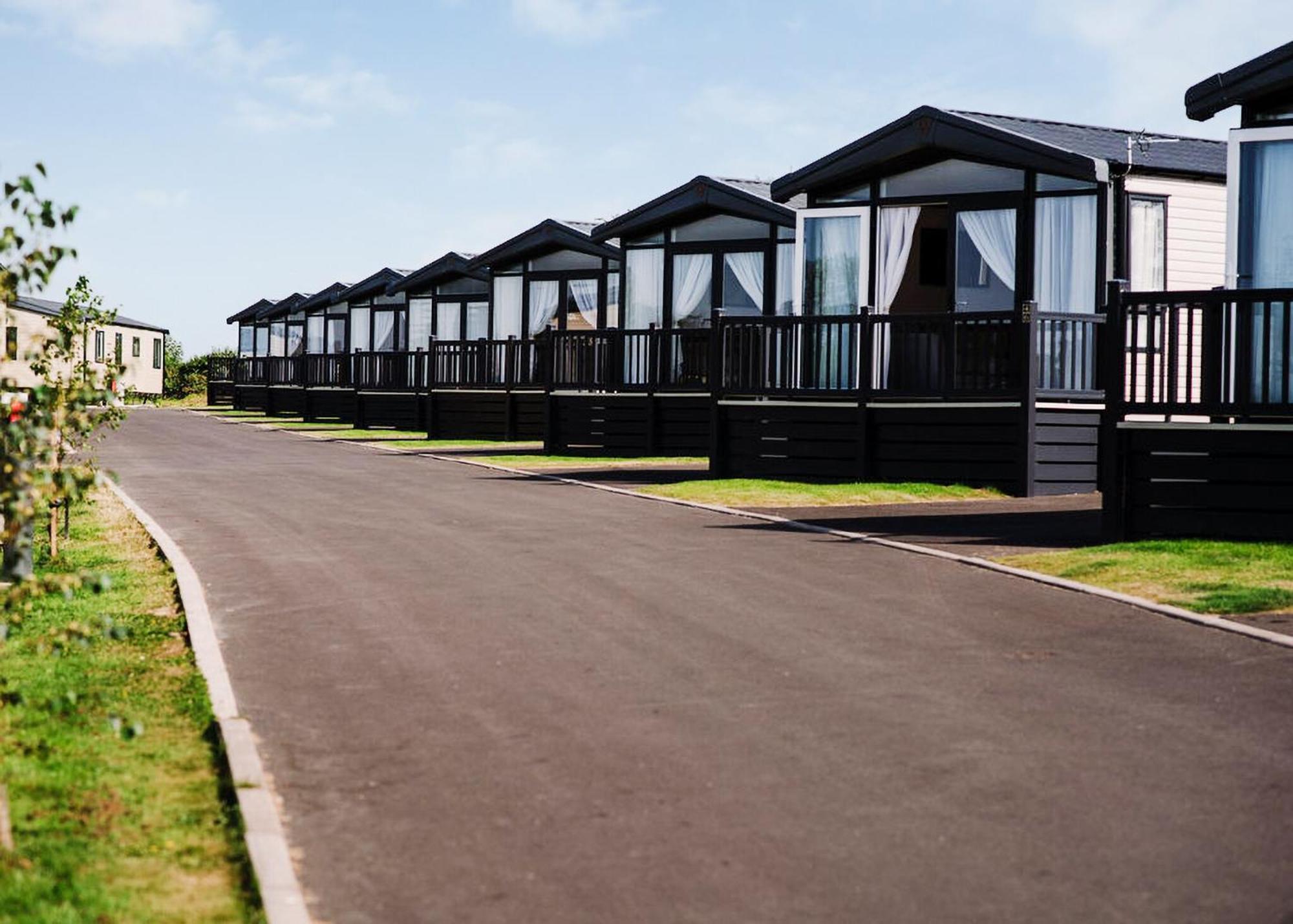 Hotel Green Meadows Country Park Harker Exterior foto